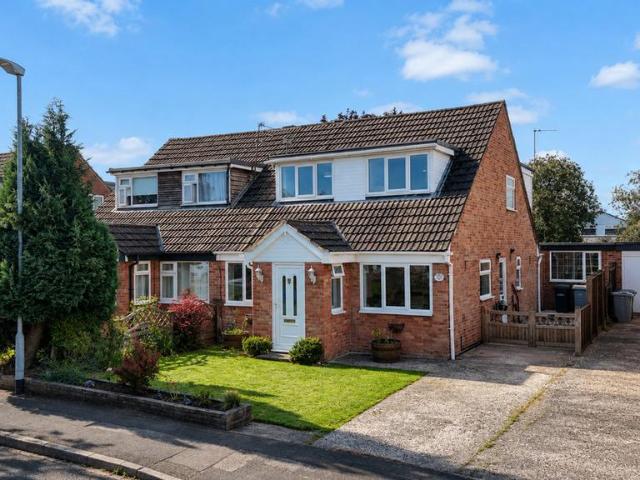 4 bedroom semi detached house for sale