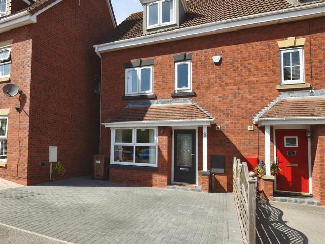 4 bedroom semi detached house for sale
