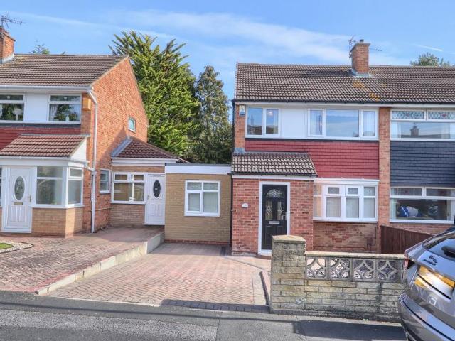 4 bedroom semi detached house for sale