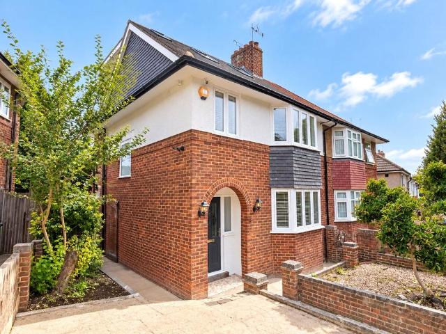 4 bedroom semi detached house for sale