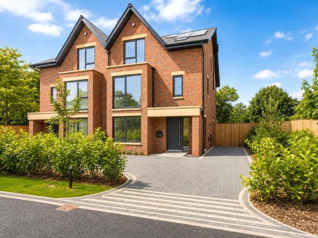 4 bedroom semi detached house for sale
