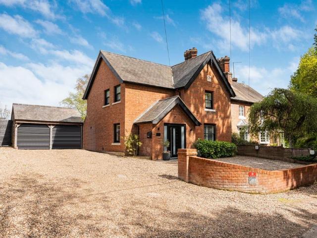 4 bedroom semi detached house for sale