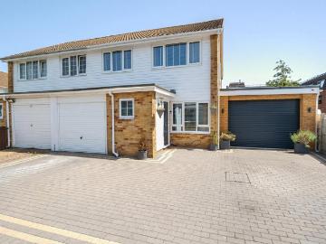 4 bedroom semi detached house for sale