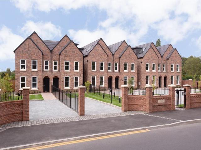 4 bedroom semi detached house for sale