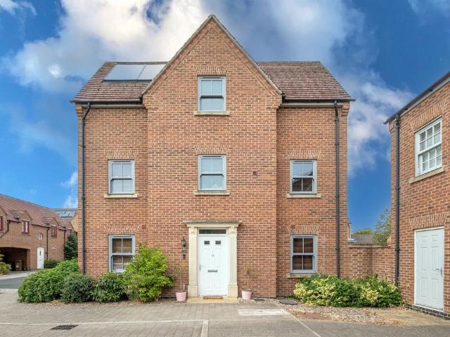 4 bedroom semi detached house for sale