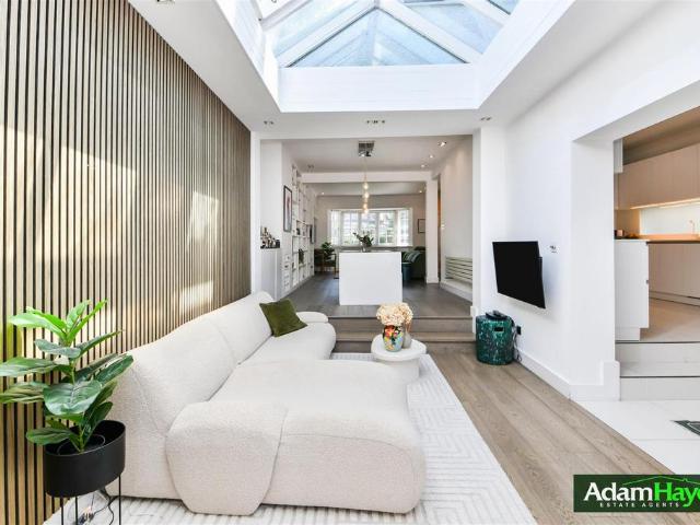 4 bedroom semi detached house for sale