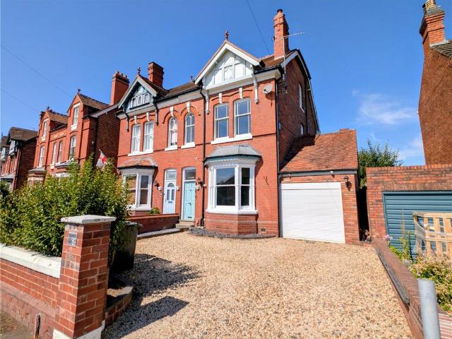 4 bedroom semi detached house for sale