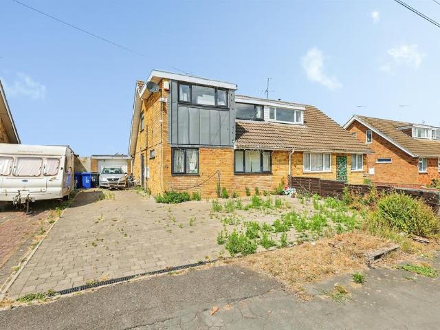 4 bedroom semi detached house for sale