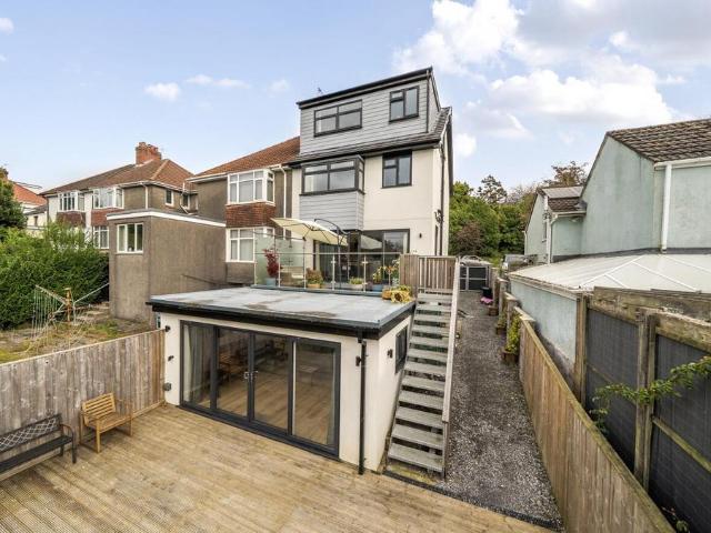 4 bedroom semi detached house for sale