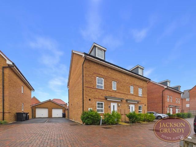 4 bedroom semi detached house for sale