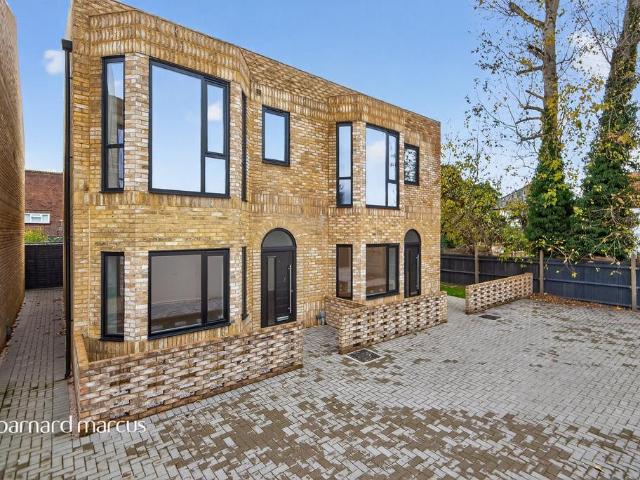 4 bedroom semi detached house for sale