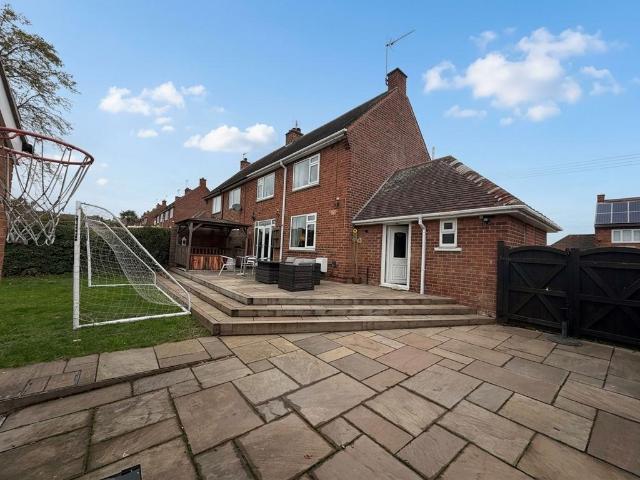 4 bedroom semi detached house for sale