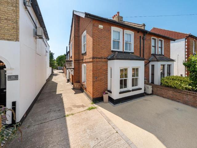 4 bedroom semi detached house for sale