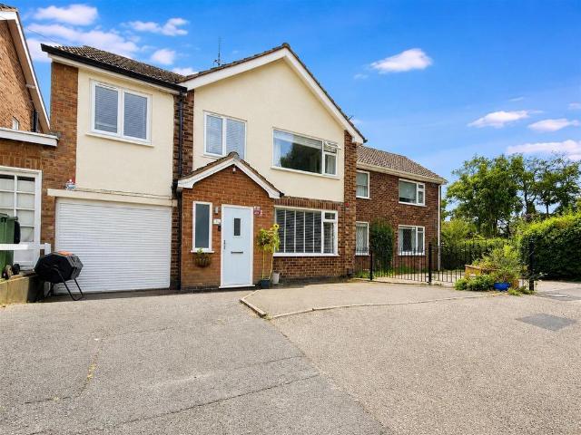 4 bedroom semi detached house for sale