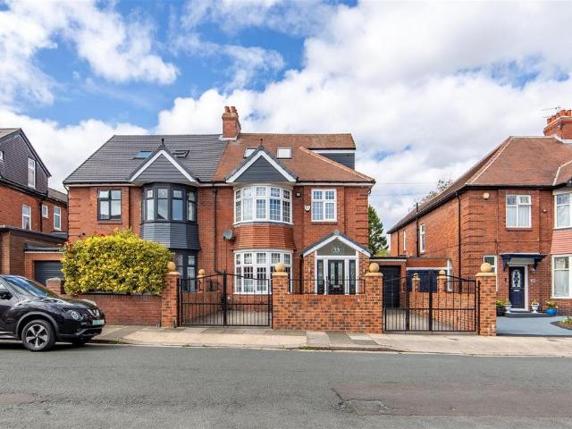 4 bedroom semi detached house for sale