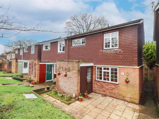 4 bedroom semi detached house for sale