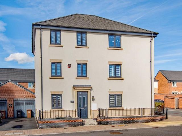 4 bedroom semi detached house for sale
