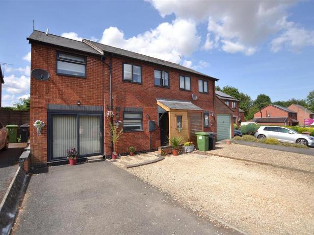 4 bedroom semi detached house for sale