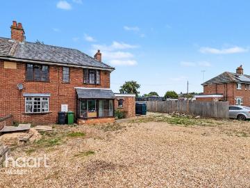 4 bedroom semi detached house for sale