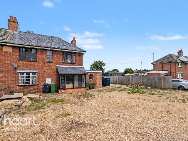 4 bedroom semi detached house for sale