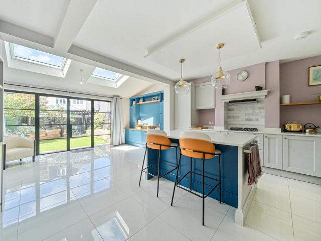 4 bedroom semi detached house for sale