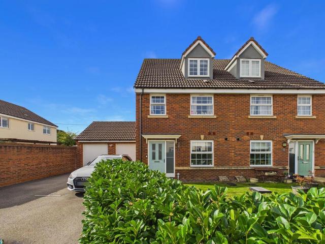4 bedroom semi detached house for sale