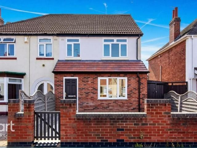4 bedroom semi detached house for sale