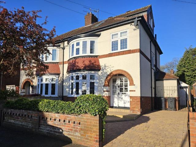 4 bedroom semi detached house for sale