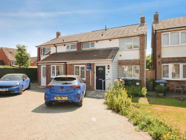 4 bedroom semi detached house for sale