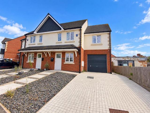 4 bedroom semi detached house for sale
