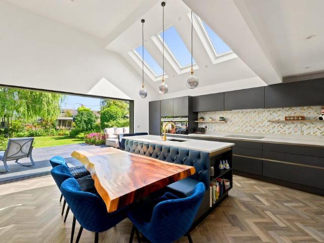 4 bedroom semi detached house for sale