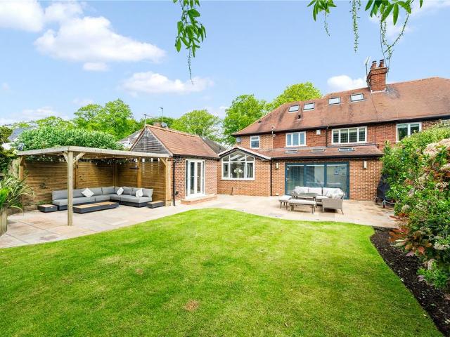 4 bedroom semi detached house for sale