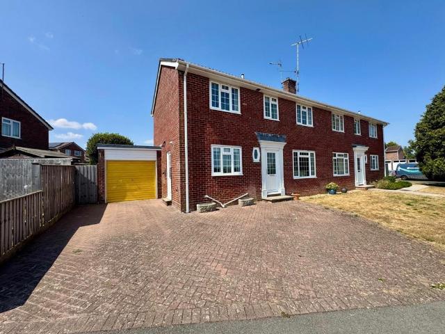 4 bedroom semi detached house for sale
