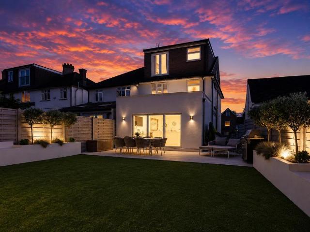 4 bedroom semi detached house for sale