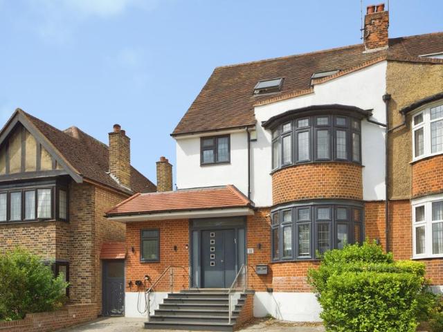 4 bedroom semi detached house for sale