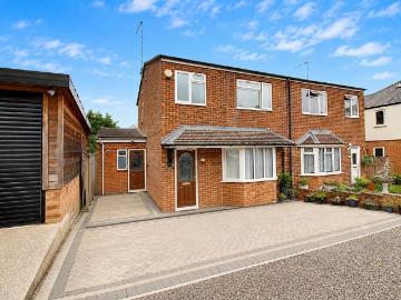 4 bedroom semi detached house for sale