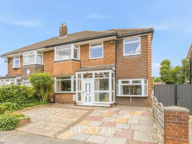 4 bedroom semi detached house for sale