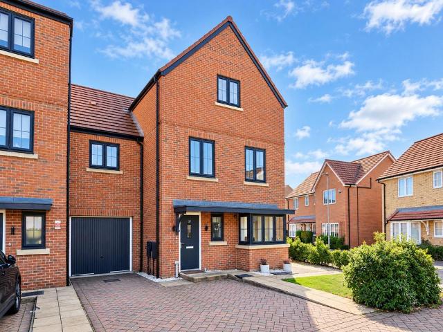 4 bedroom semi detached house for sale