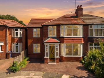4 bedroom semi detached house for sale