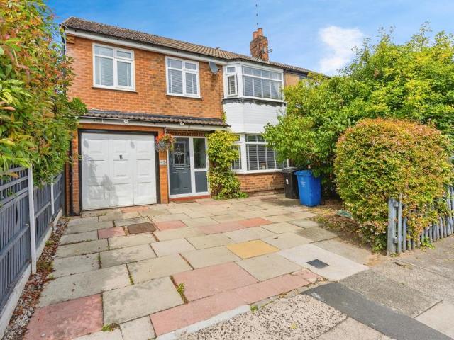 4 bedroom semi detached house for sale