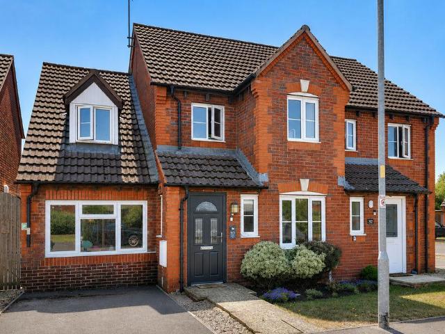 4 bedroom semi detached house for sale