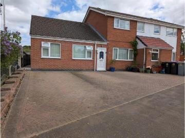 4 bedroom semi detached house for sale