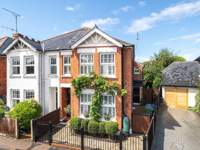 4 bedroom semi detached house for sale