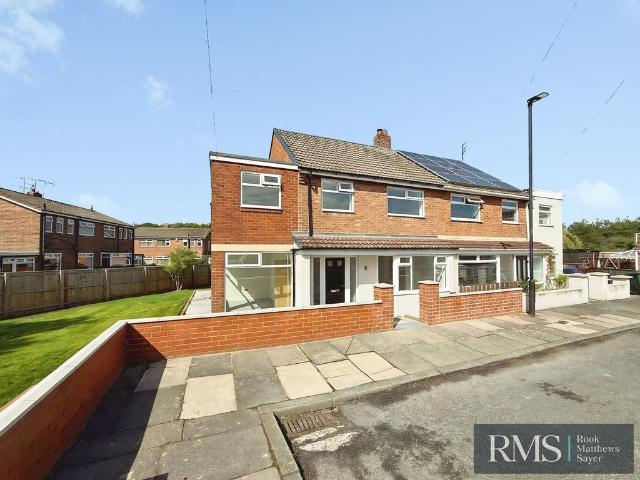 4 bedroom semi detached house for sale