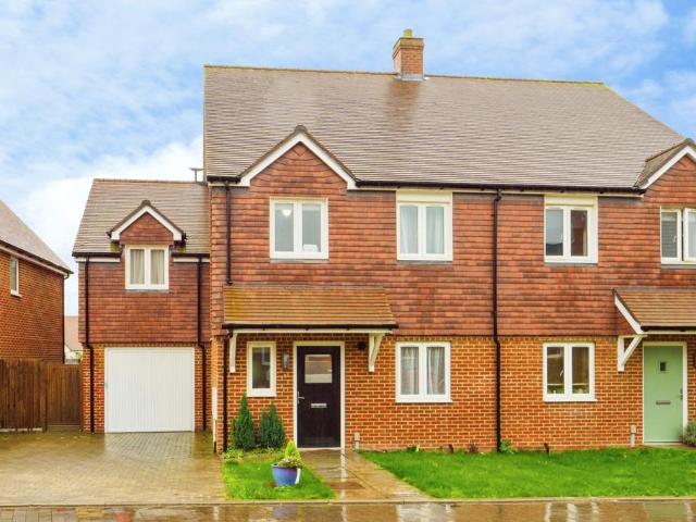 4 bedroom semi detached house for sale