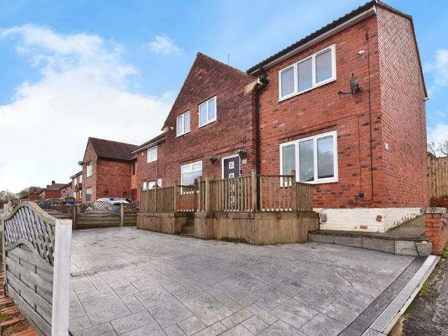 4 bedroom semi detached house for sale