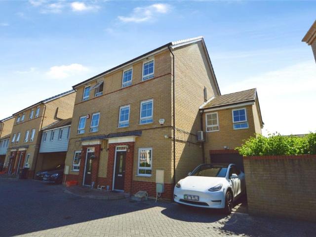 4 bedroom semi detached house for sale