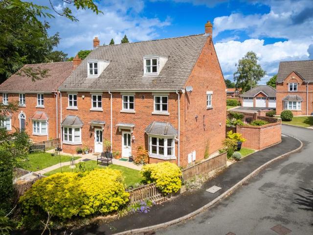 4 bedroom semi detached house for sale