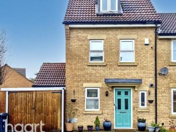 4 bedroom semi detached house for sale