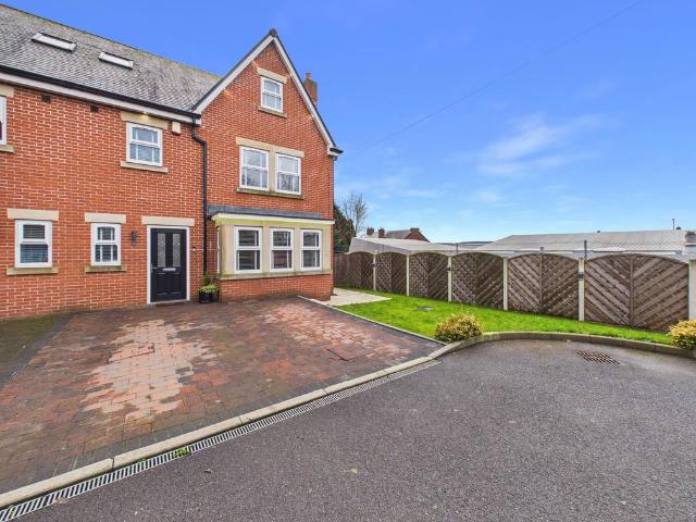 4 bedroom semi detached house for sale